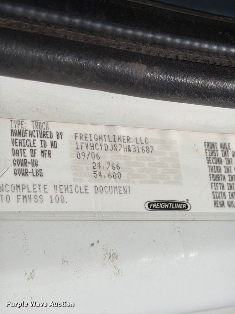 image for item EW8881 2007 Freightliner M2 flatbed truck