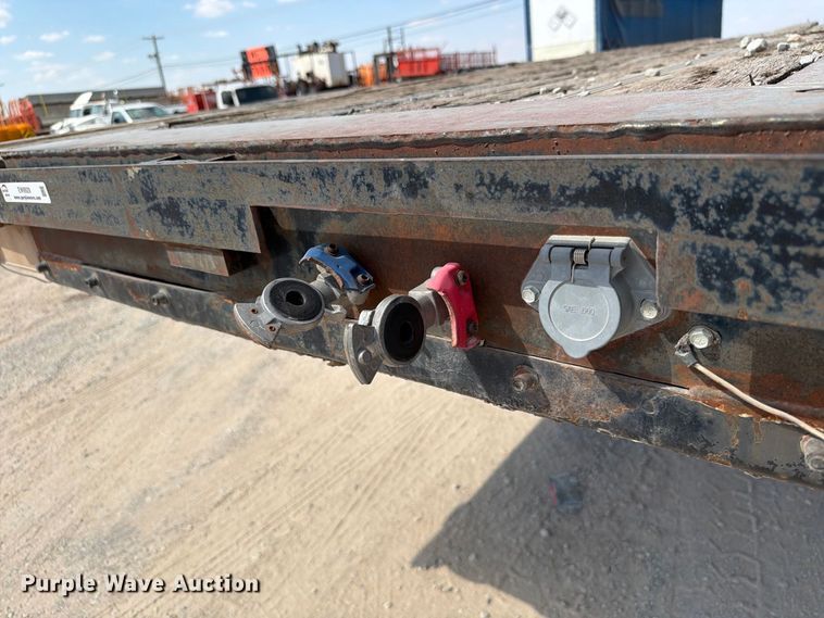 image for item EW8929 1999 Reinke drop deck trailer