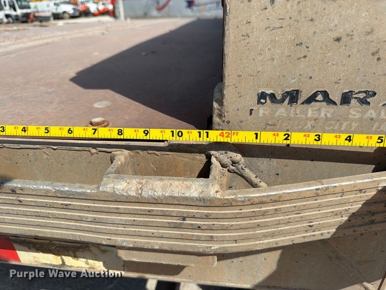 image for item EW8929 1999 Reinke drop deck trailer