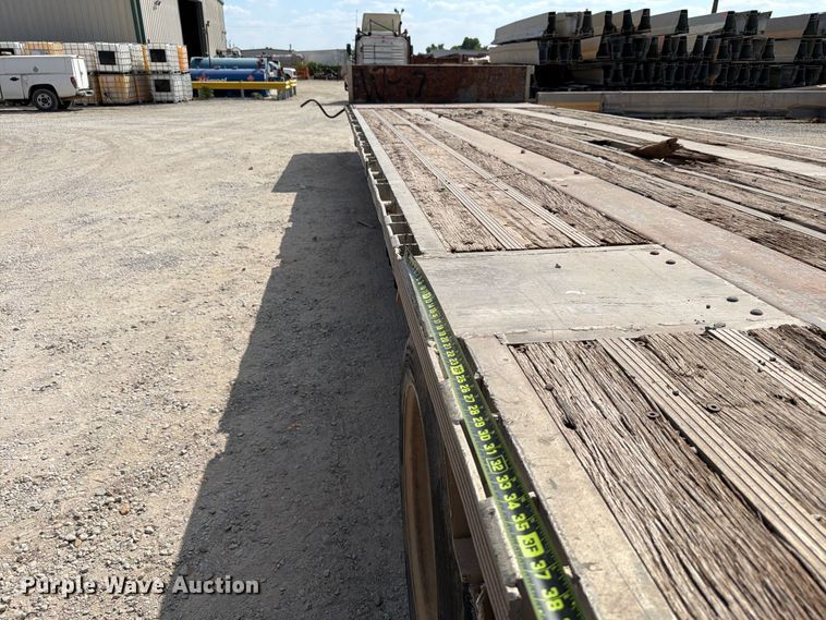 image for item EW8929 1999 Reinke drop deck trailer