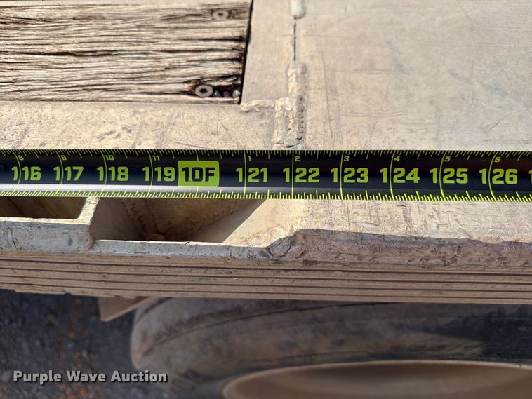 image for item EW8929 1999 Reinke drop deck trailer