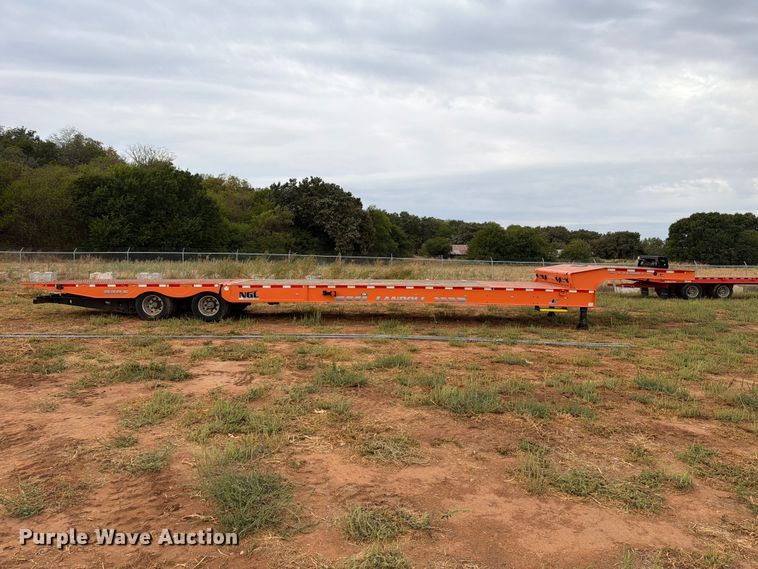 image for item EW8966 2020 Landoll 930E drop deck hydraulic tail equipment trailer