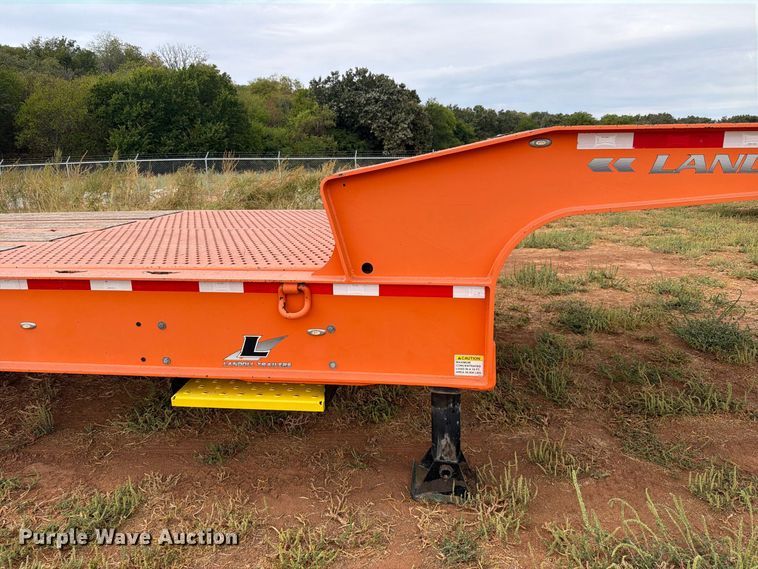 image for item EW8966 2020 Landoll 930E drop deck hydraulic tail equipment trailer