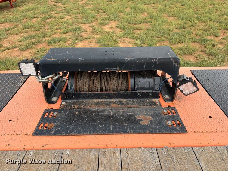 image for item EW8966 2020 Landoll 930E drop deck hydraulic tail equipment trailer