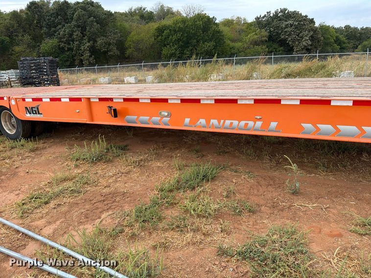 image for item EW8966 2020 Landoll 930E drop deck hydraulic tail equipment trailer
