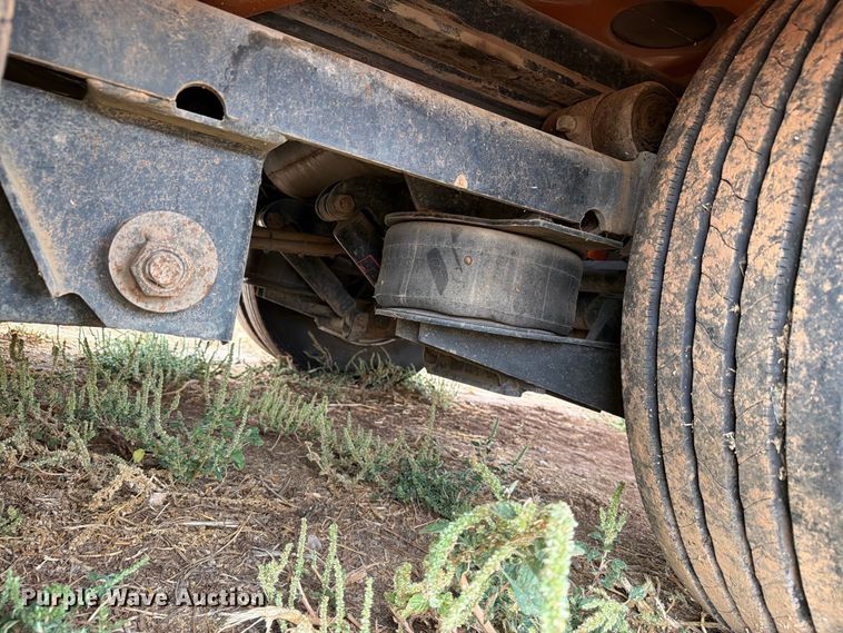 image for item EW8966 2020 Landoll 930E drop deck hydraulic tail equipment trailer