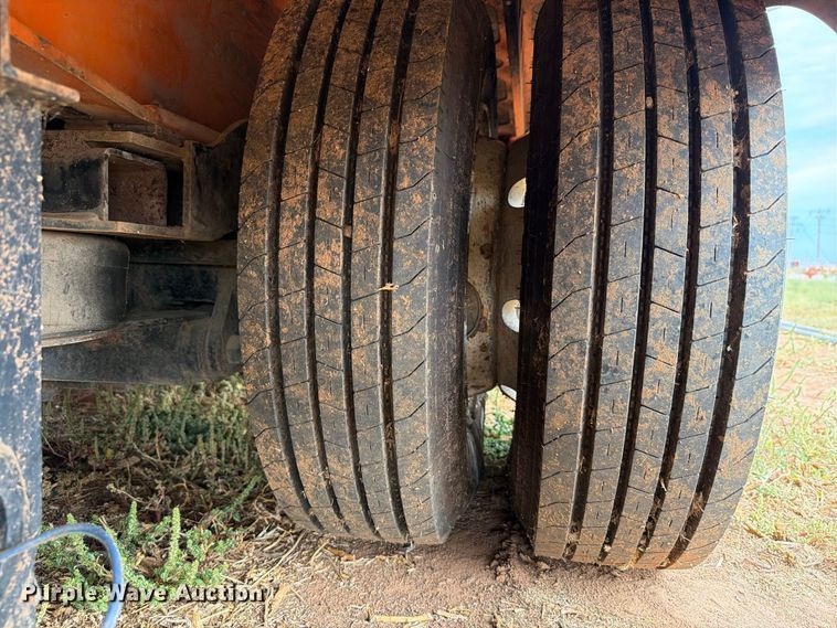 image for item EW8966 2020 Landoll 930E drop deck hydraulic tail equipment trailer