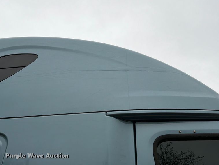image for item EX1023 2016 Freightliner Cascadia semi truck