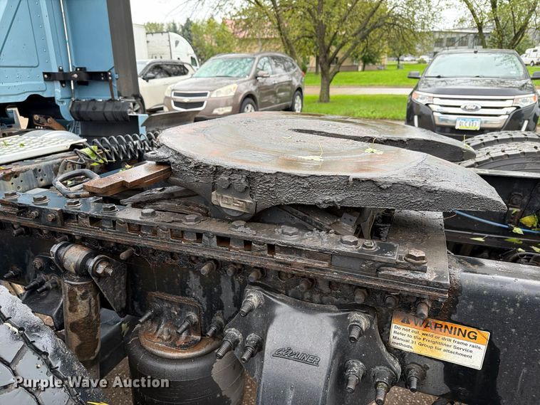 image for item EX1023 2016 Freightliner Cascadia semi truck