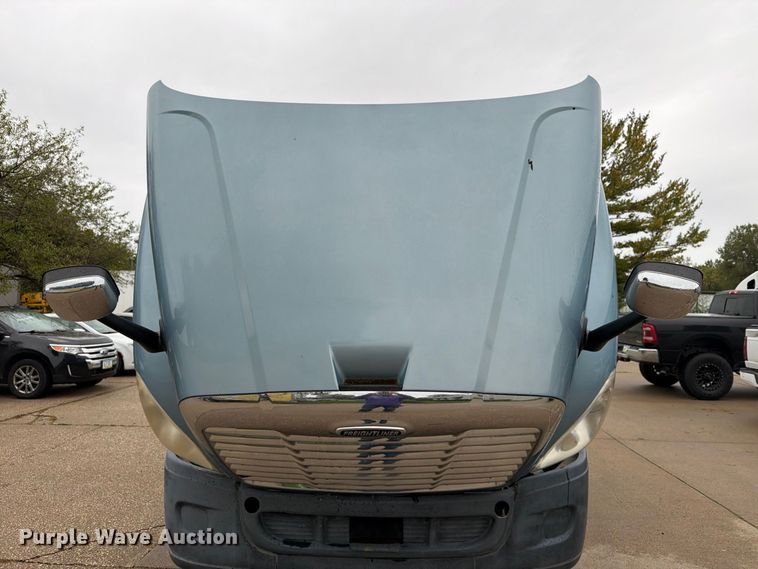 image for item EX1023 2016 Freightliner Cascadia semi truck