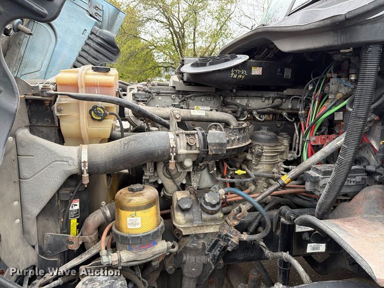 image for item EX1023 2016 Freightliner Cascadia semi truck