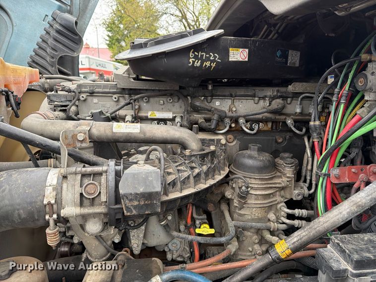 image for item EX1023 2016 Freightliner Cascadia semi truck
