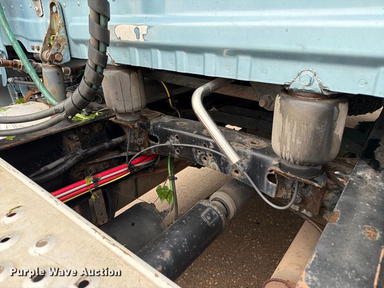 image for item EX1023 2016 Freightliner Cascadia semi truck