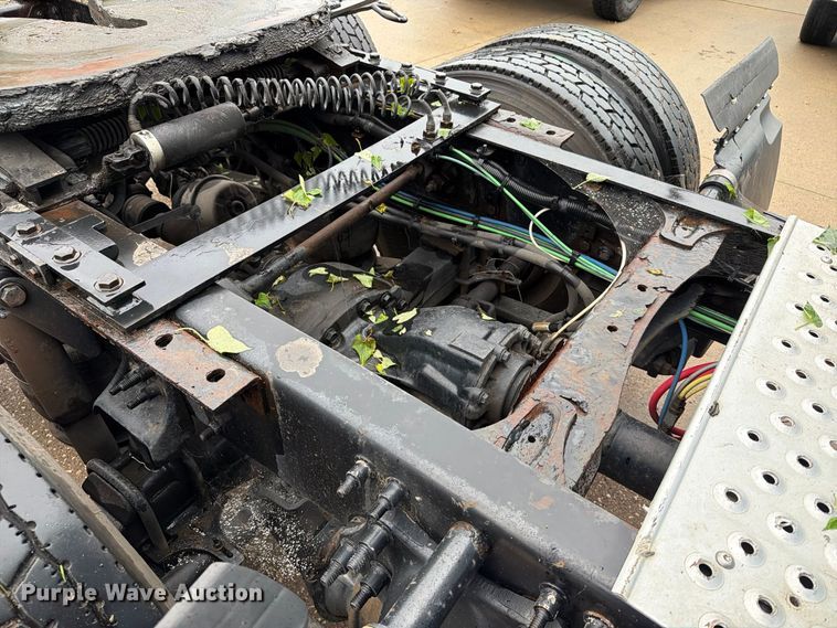 image for item EX1023 2016 Freightliner Cascadia semi truck