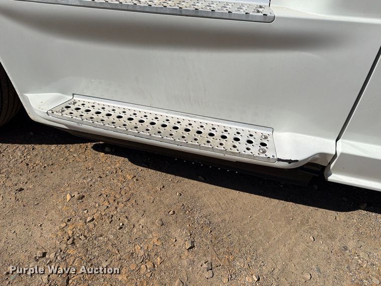 image for item EX1040 2016 Freightliner Cascadia 125 semi truck