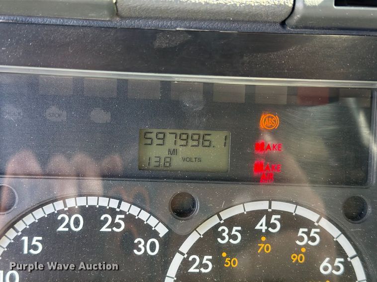 image for item EX1040 2016 Freightliner Cascadia 125 semi truck