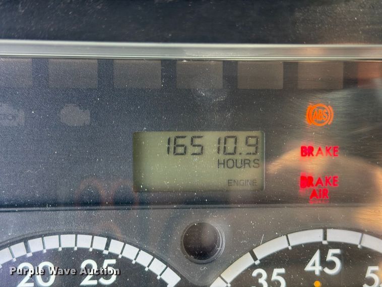 image for item EX1040 2016 Freightliner Cascadia 125 semi truck