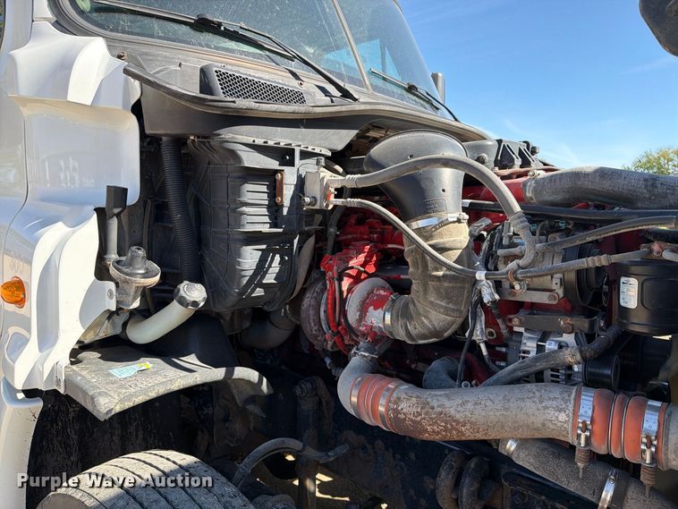 image for item EX1040 2016 Freightliner Cascadia 125 semi truck