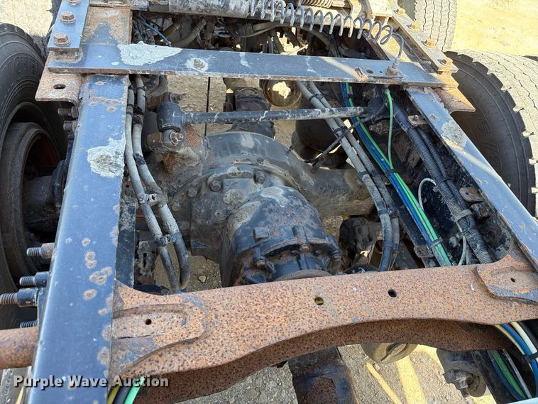 image for item EX1040 2016 Freightliner Cascadia 125 semi truck