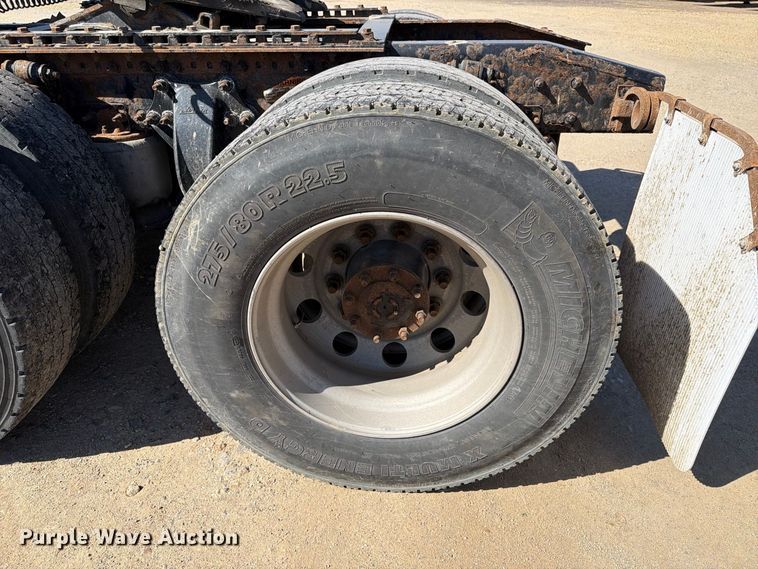 image for item EX1040 2016 Freightliner Cascadia 125 semi truck