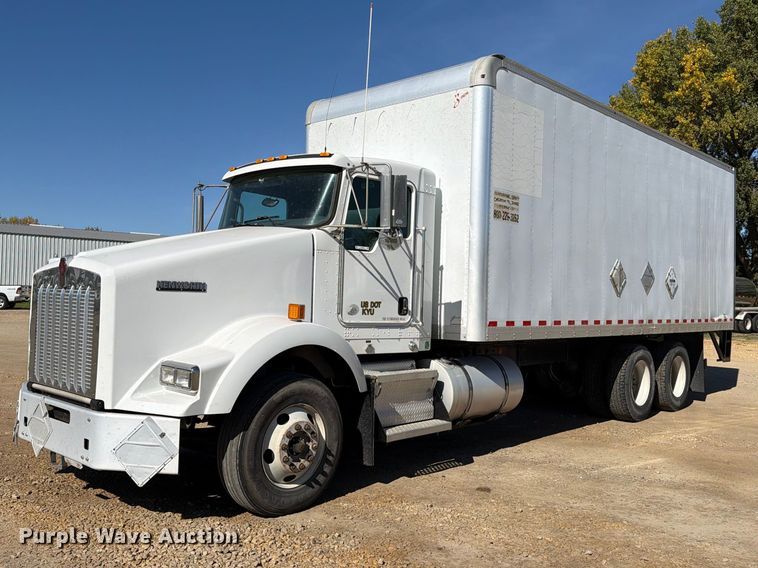 image for item EX1042 2012 Kenworth T8 Series box truck