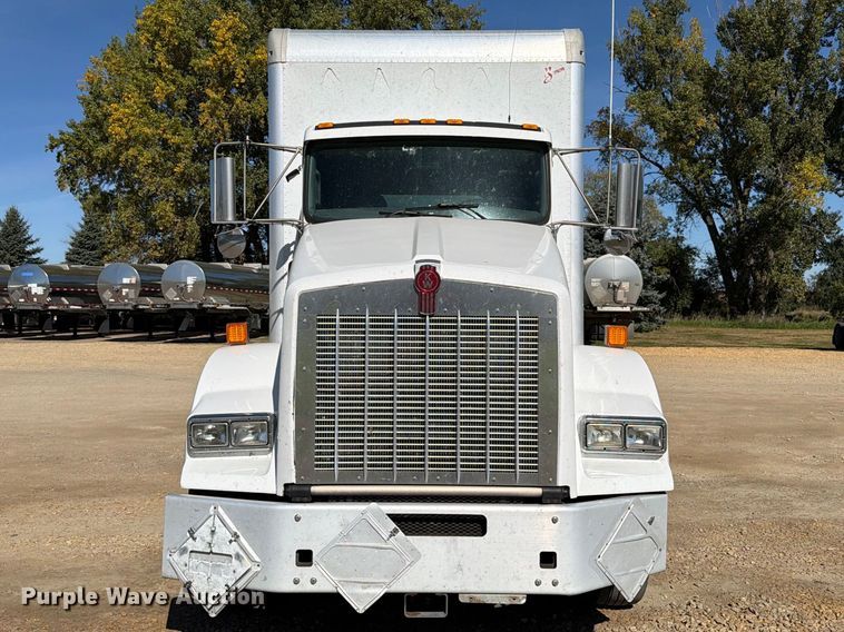 image for item EX1042 2012 Kenworth T8 Series box truck