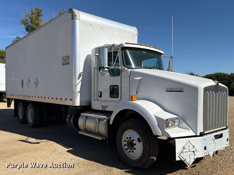 image for item EX1042 2012 Kenworth T8 Series box truck