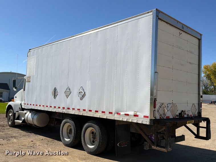 image for item EX1042 2012 Kenworth T8 Series box truck