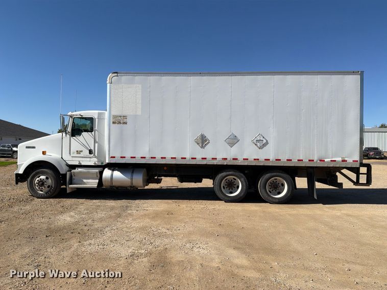 image for item EX1042 2012 Kenworth T8 Series box truck