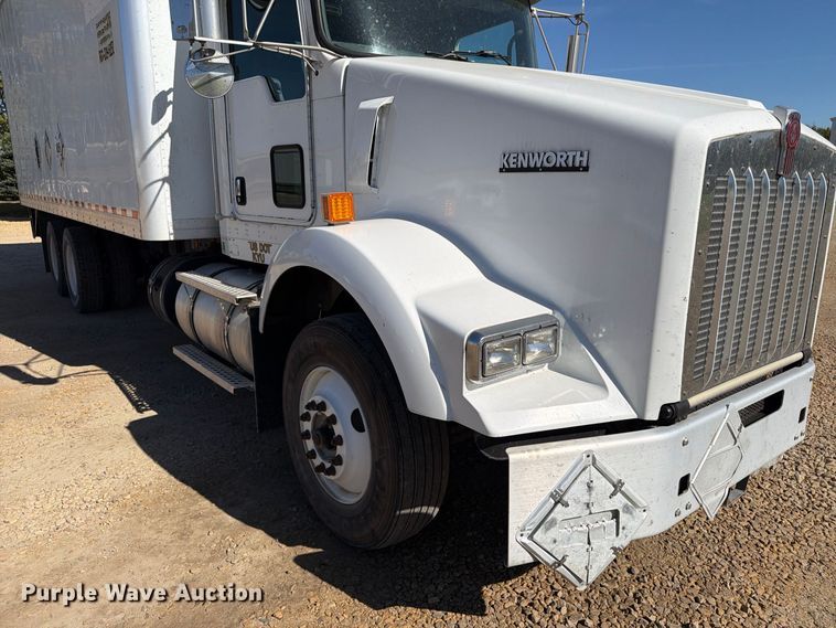 image for item EX1042 2012 Kenworth T8 Series box truck