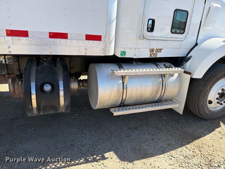 image for item EX1042 2012 Kenworth T8 Series box truck
