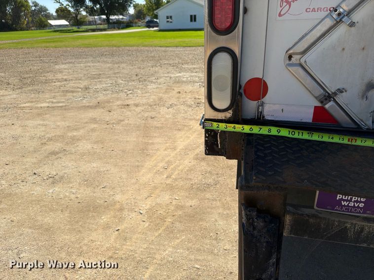 image for item EX1042 2012 Kenworth T8 Series box truck