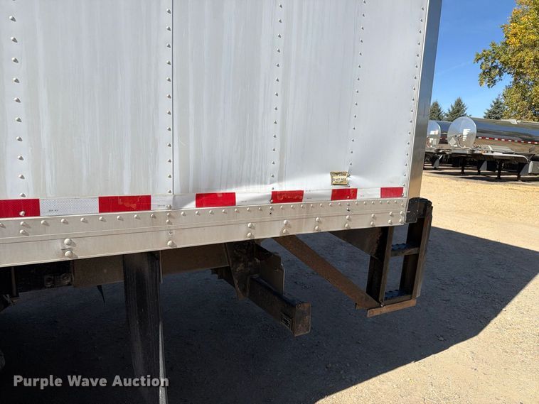 image for item EX1042 2012 Kenworth T8 Series box truck