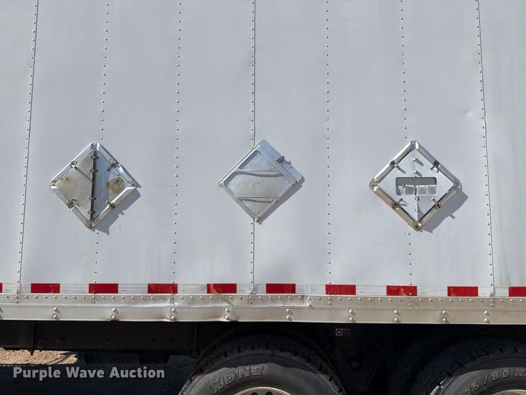 image for item EX1042 2012 Kenworth T8 Series box truck