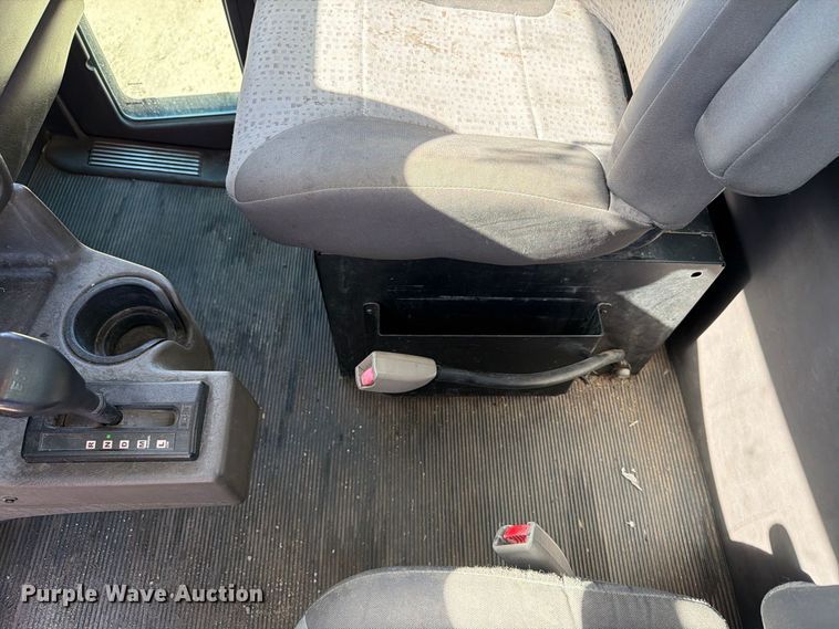 image for item EX1042 2012 Kenworth T8 Series box truck