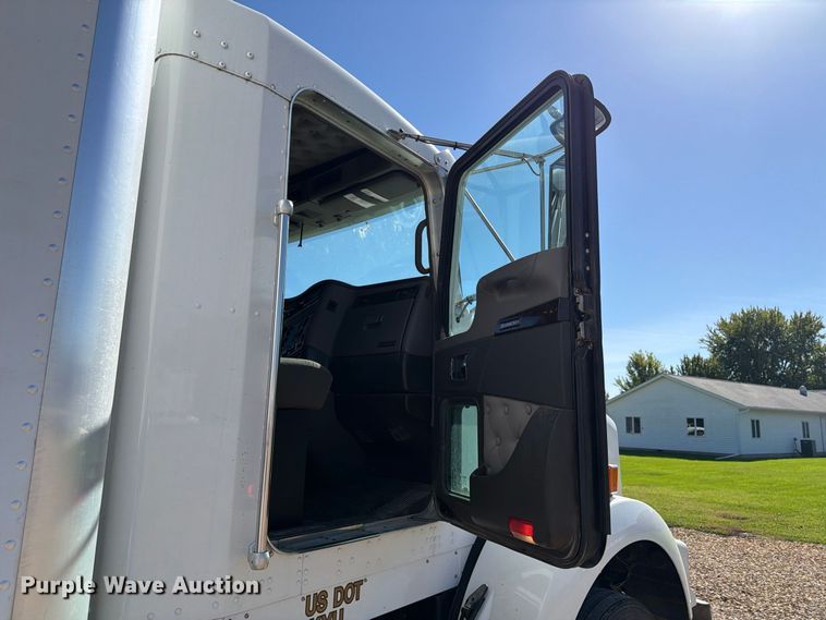 image for item EX1042 2012 Kenworth T8 Series box truck