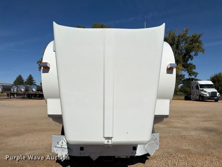 image for item EX1042 2012 Kenworth T8 Series box truck
