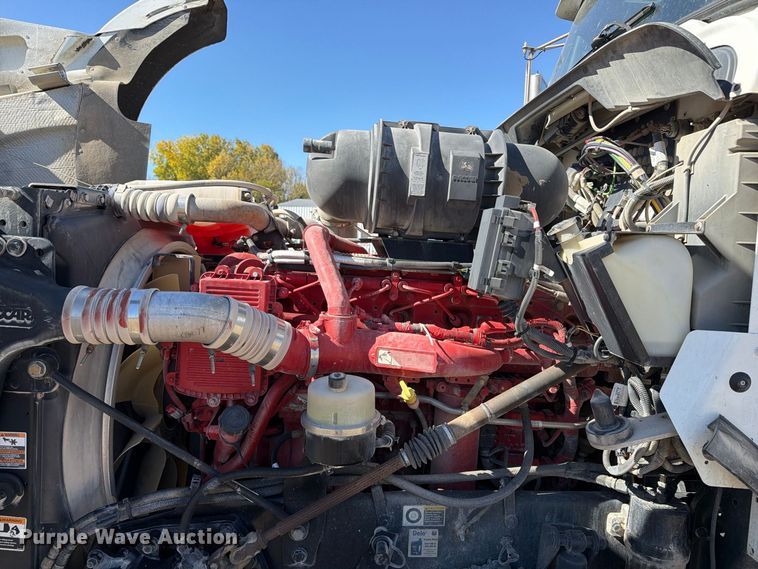 image for item EX1042 2012 Kenworth T8 Series box truck