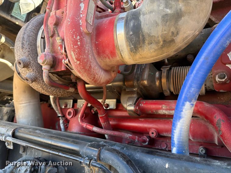 image for item EX1042 2012 Kenworth T8 Series box truck