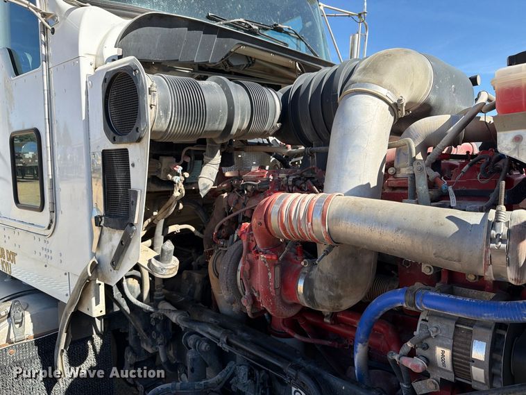 image for item EX1042 2012 Kenworth T8 Series box truck