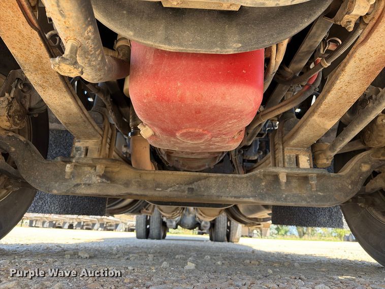 image for item EX1042 2012 Kenworth T8 Series box truck