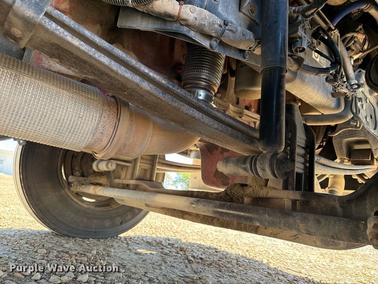 image for item EX1042 2012 Kenworth T8 Series box truck
