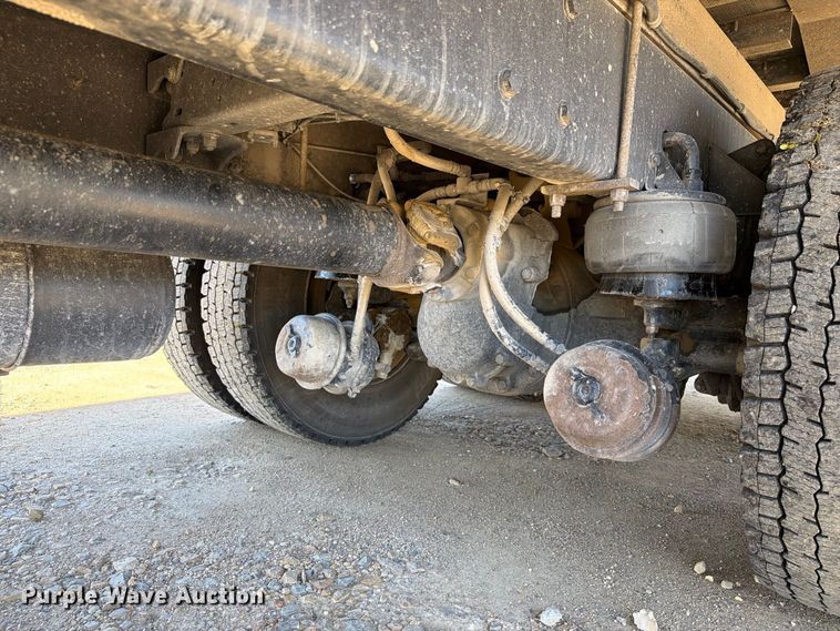 image for item EX1042 2012 Kenworth T8 Series box truck