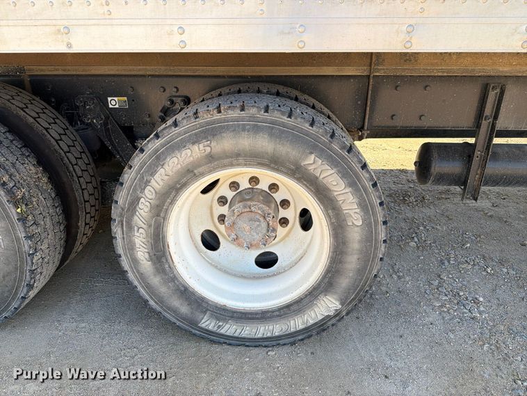 image for item EX1042 2012 Kenworth T8 Series box truck