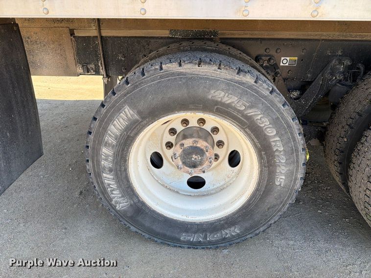 image for item EX1042 2012 Kenworth T8 Series box truck