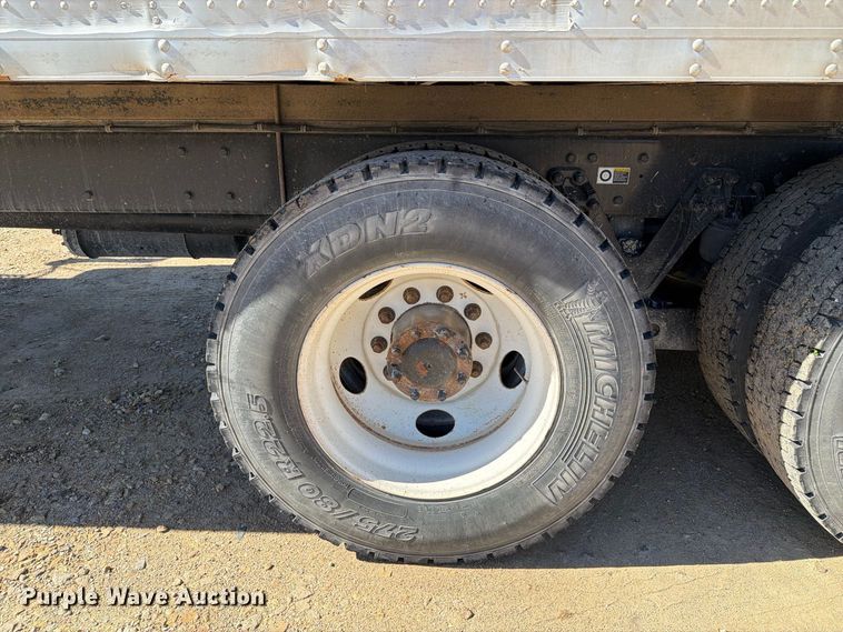image for item EX1042 2012 Kenworth T8 Series box truck