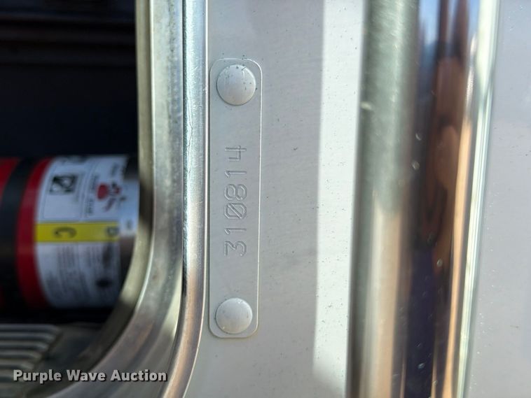 image for item EX1042 2012 Kenworth T8 Series box truck