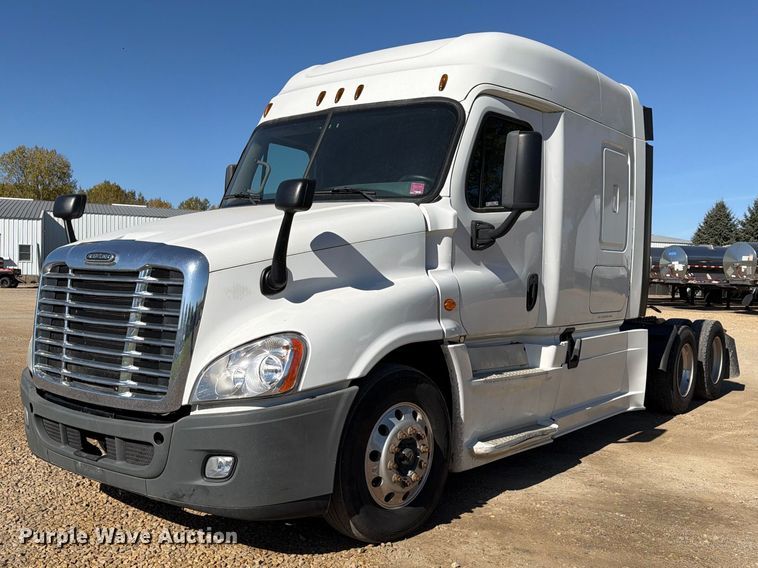 2016 Freightliner Cascadia 125