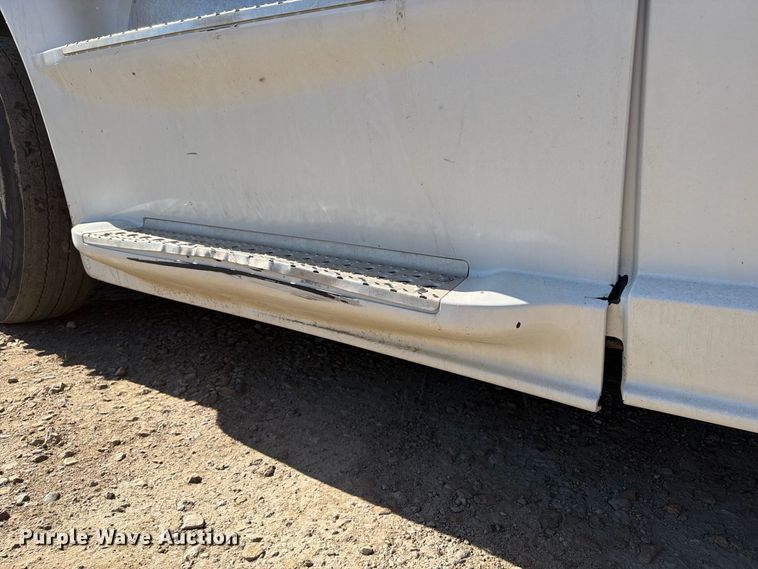 image for item EX1043 2016 Freightliner Cascadia 125 semi truck