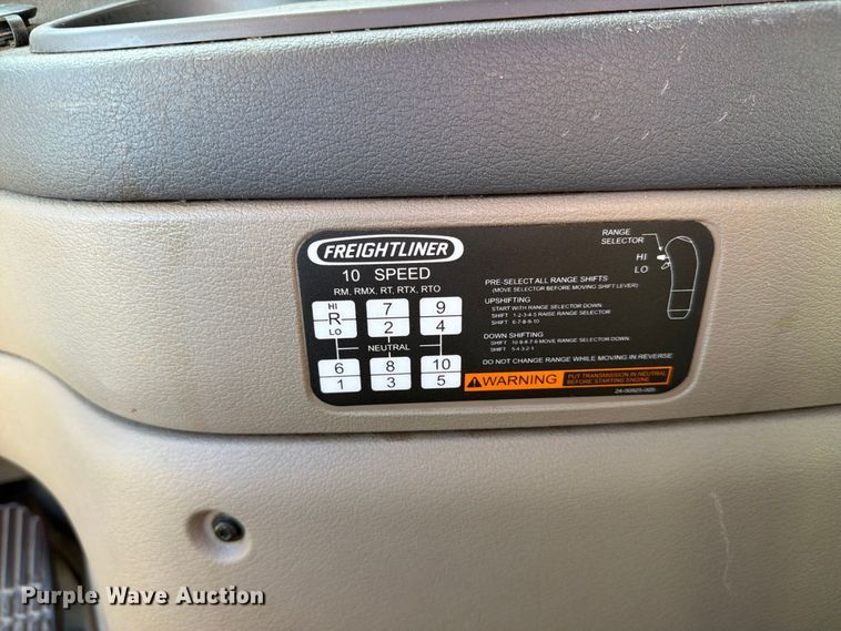 image for item EX1043 2016 Freightliner Cascadia 125 semi truck